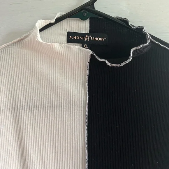 ❌ 💥💥Almost Famous B&W Tee💥💥 - Picture 2 of 4